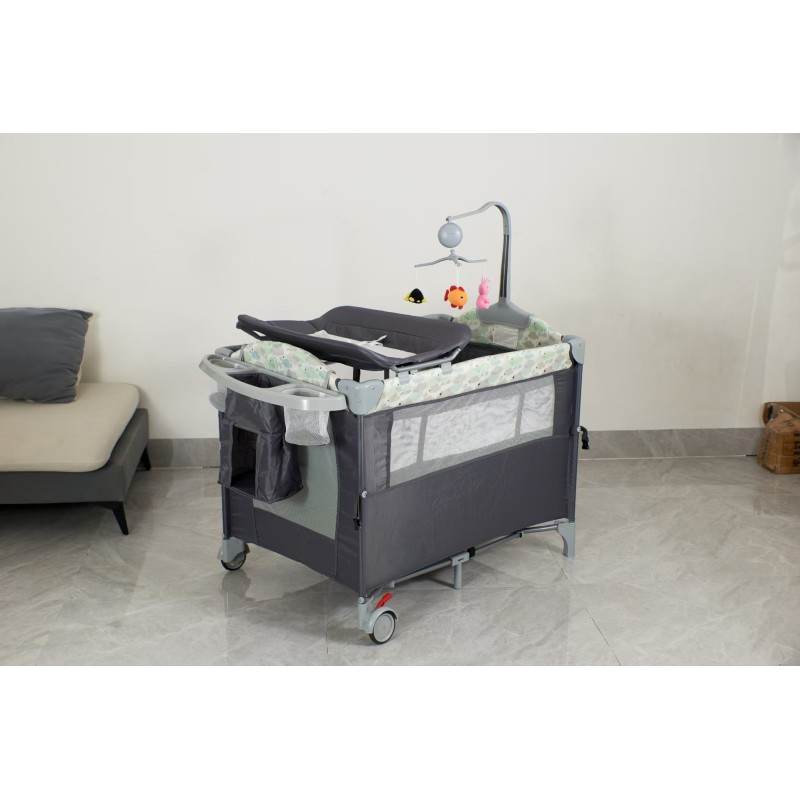 Play yard with bassinet 